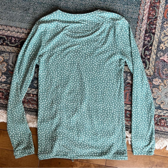 ✨3/15$ long sleeve green with flower - Picture 5 of 5